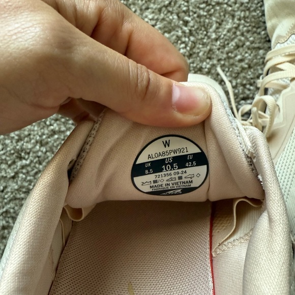 Altra FWD Via - Women’s 10.5, Sand - Picture 5 of 5